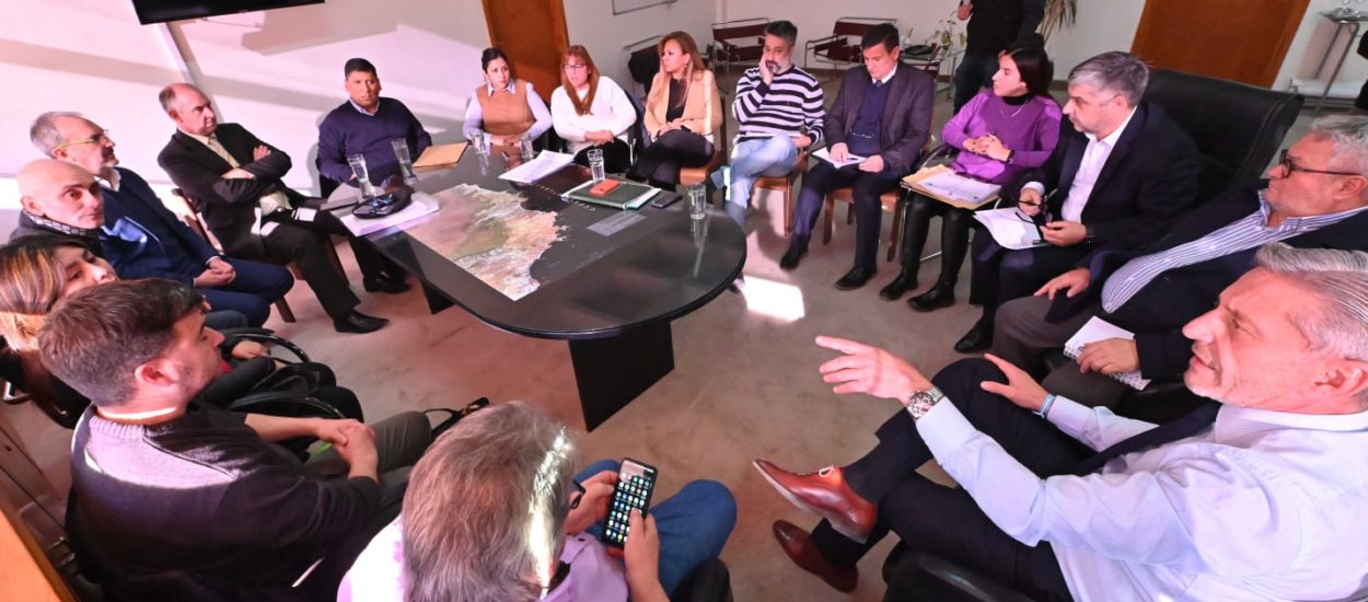 Arcioni se reunió con jefes comunales para avanzar en las prioridades de cada localidad     