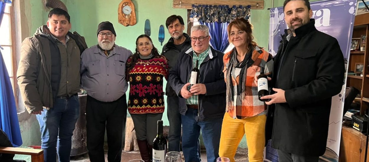 El Gobierno Provincial entregó aporte a Cooperativa de vitivinicultores de Gaiman