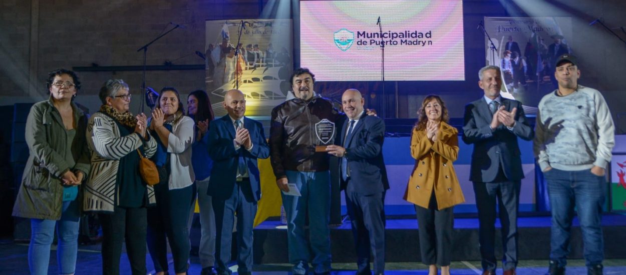 SASTRE ENCABEZÓ EL EMOTIVO ACTO CENTRAL POR EL 157° ANIVERSARIO DE PUERTO MADRYN