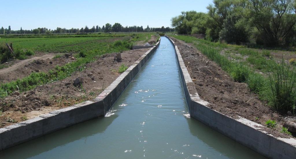 La Compañía de Riego comenzó a distribuir agua en los canales del Valle Inferior del Río Chubut