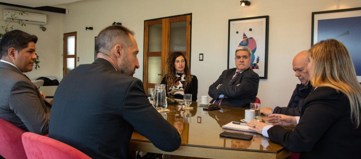 El Gobierno junto al STJ coordinan acciones con la Dirección de Asistencia de Personas Bajo Vigilancia Electrónica de la Nación