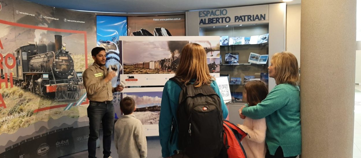 La Trochita promocionó sus 100 años en Puerto Madryn