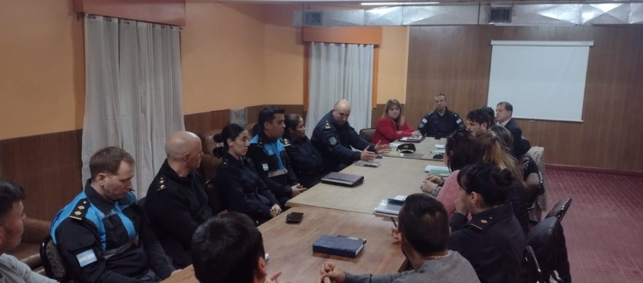 La Policía del Chubut y el Ministerio Público Fiscal acordaron procedimientos para prevenir la violencia familiar
