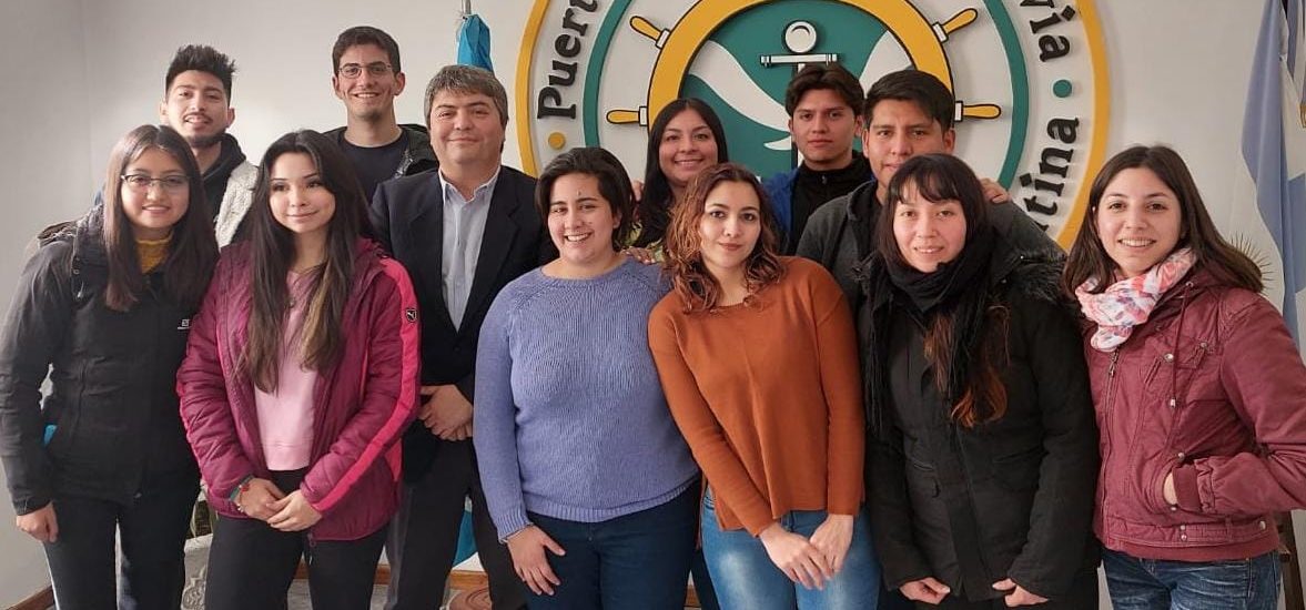 Estudiantes de la Universidad Nacional de la Patagonia San Juan Bosco visitaron la Administración Portuaria de Comodoro Rivadavia