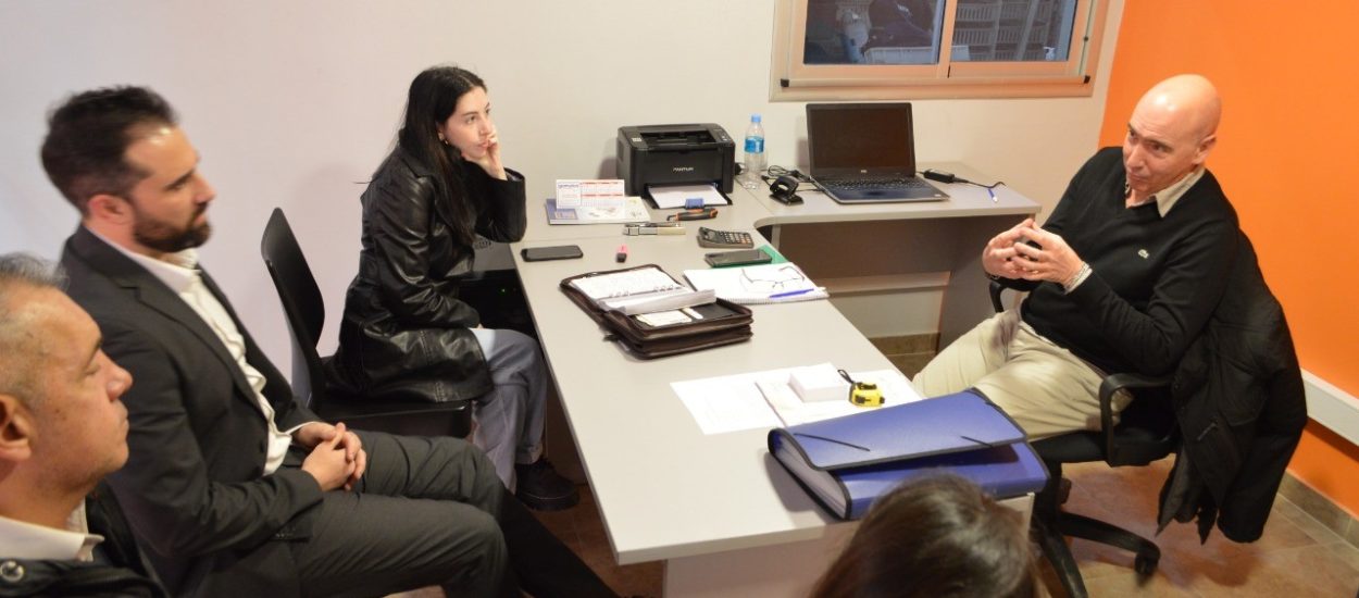Provincia acompaña la ampliación e incorporación de nueva maquinaria en la fábrica Insumos Industriales SA