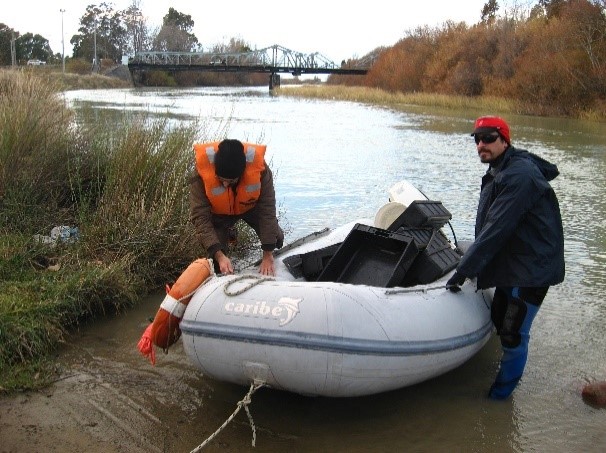 Provincia monitorea la calidad del agua del Río y los canales de riego del Valle 