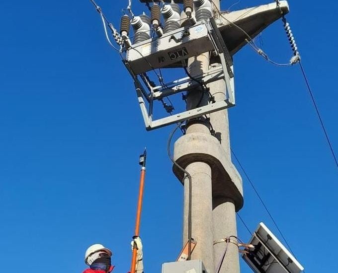 El Gobierno Provincial trabaja en la reparación de la línea eléctrica de Puerto Pirámides