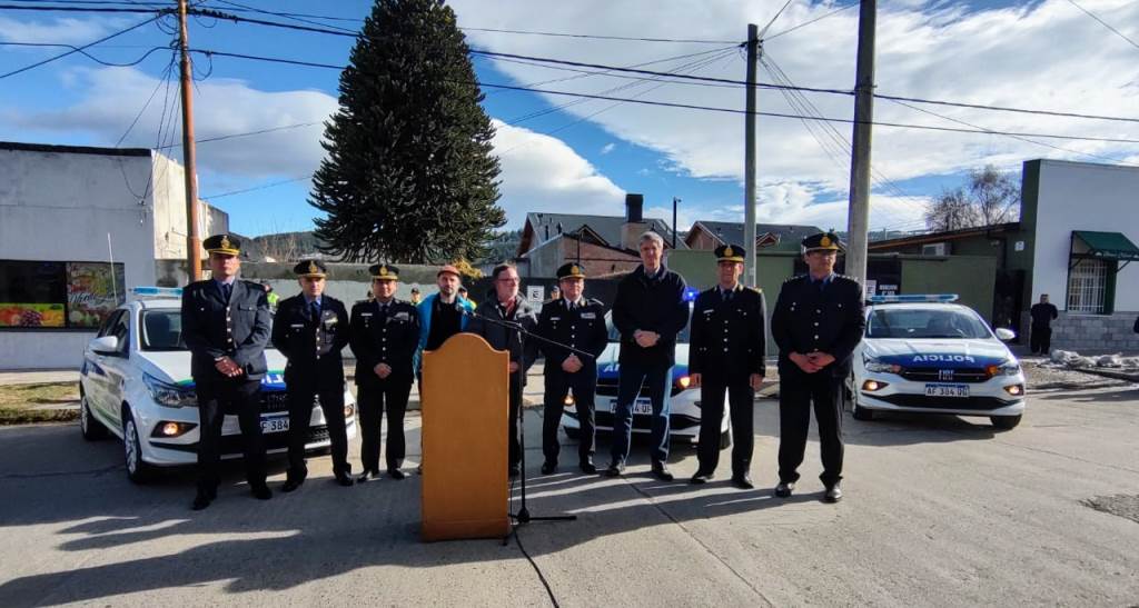 El Gobierno del Chubut entregó nuevos móviles a la Unidad Regional Esquel de Policía