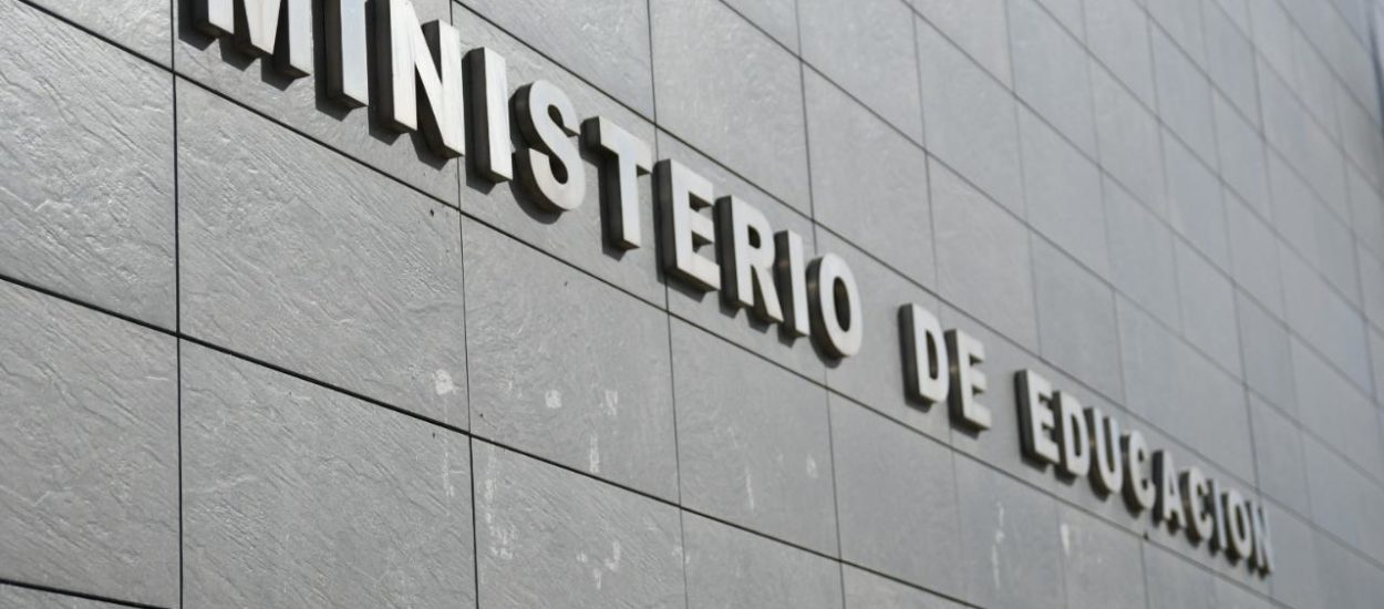 El Ministerio de Educación continuará un día más con los arreglos en su sede central