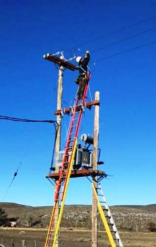 El Gobierno provincial y la Municipalidad de Tecka trabajan en la ampliación de la red eléctrica