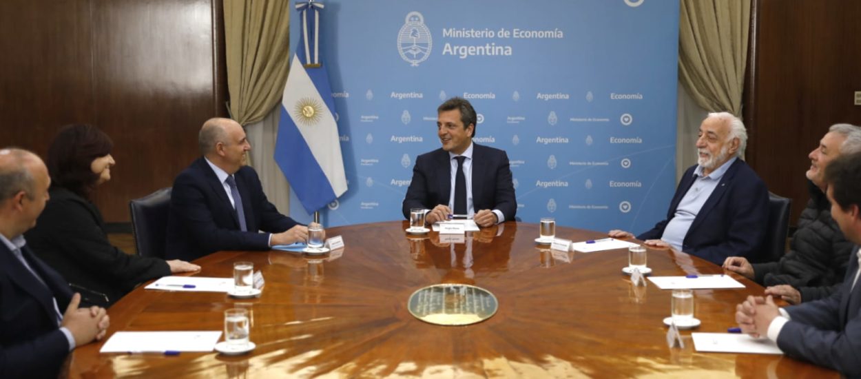 LA UTA SE COMPROMETIÓ A LEVANTAR EL PARO DE COLECTIVOS EN EL INTERIOR