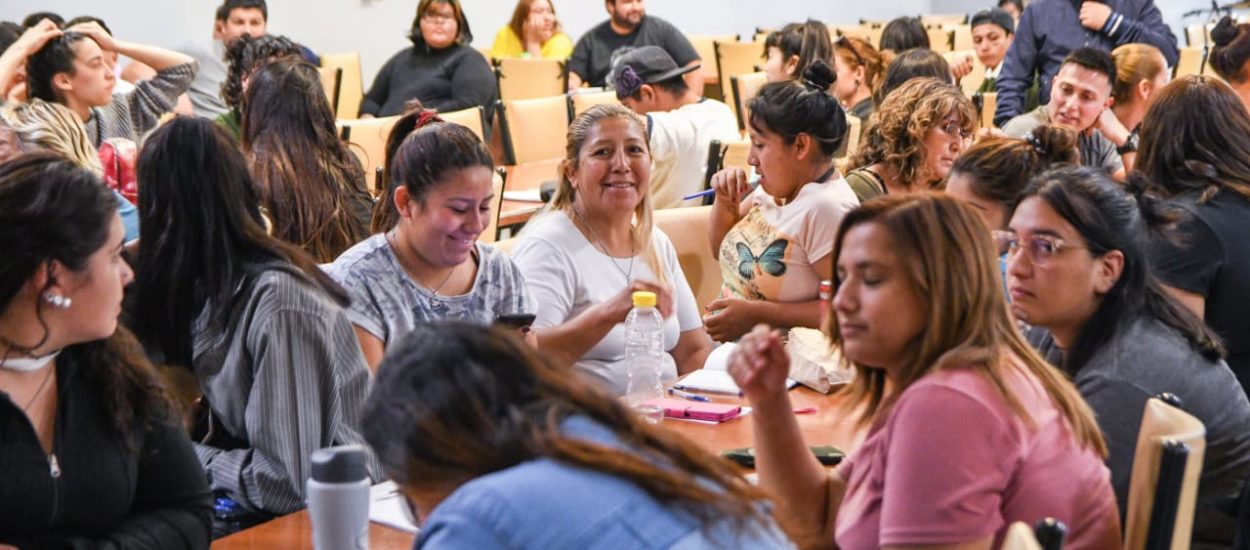 EN PUERTO MADRYN SE RESPALDA Y ACOMPAÑA A LOS DISTINTOS ESPACIOS COMUNITARIOS DE MANERA DIARIA