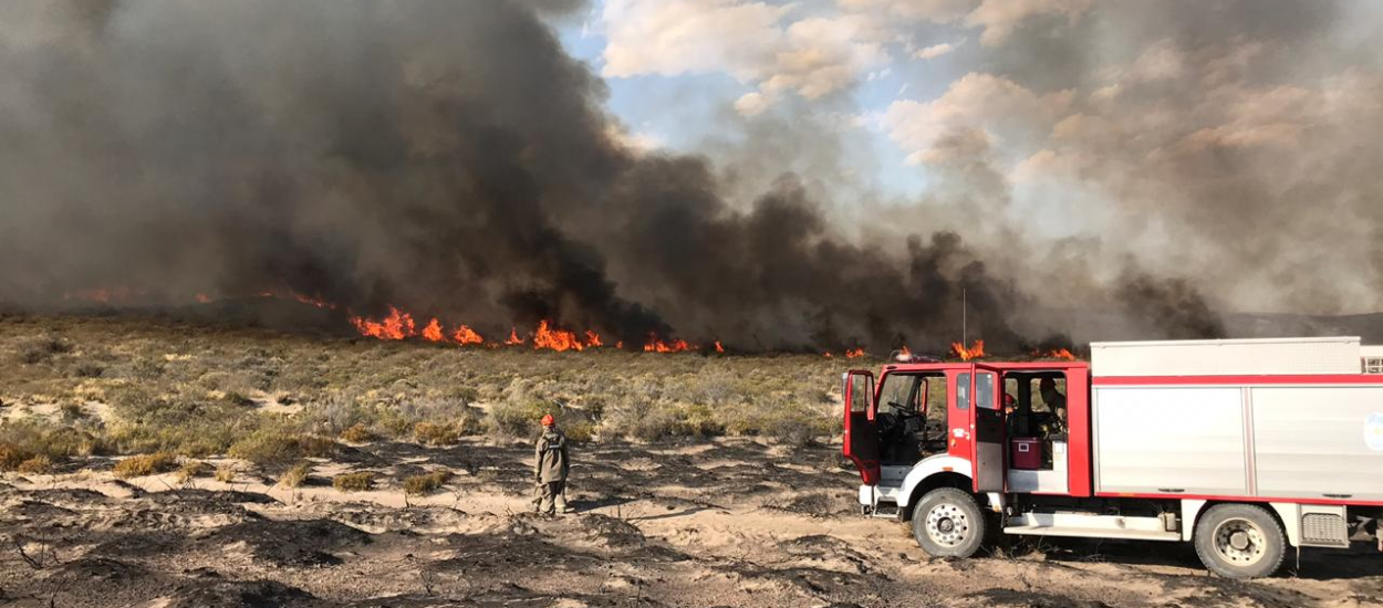 BOMBEROS DE MADRYN DICEN QUE NO FUERON CONSULTADOS SOBRE LA UTILIZACIÓN DE AGUA REÚSO PARA EXTINGUIR INCIENDIOS