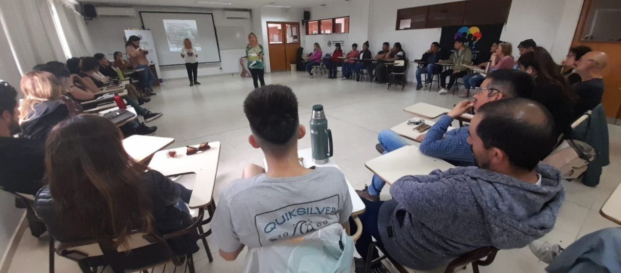 CON MÁS DE CINCUENTA TRABAJADORES Y TRABAJADORAS DEL SECTOR PESQUERO, COMENZÓ EN UTN CHUBUT EL TALLER DE PERSPECTIVA GÉNERO. 