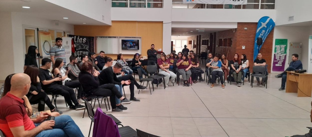 ESTUDIANTES DE CHUBUT CERRARON SU PRIMER ENCUENTRO “UNIVERSIDAD Y PARTICIPACIÓN”. 