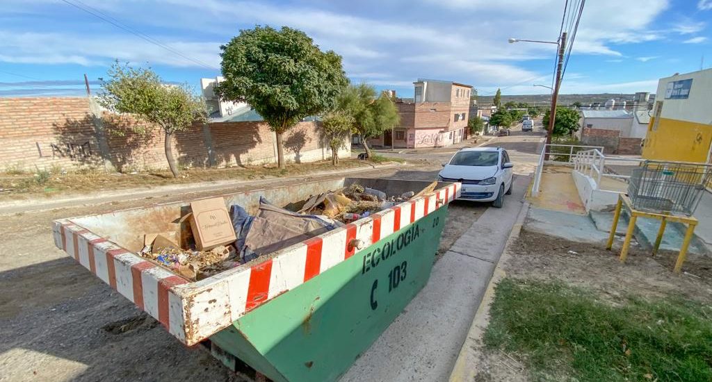LA CAMPAÑA DE LIMPIEZA LLEGA A LOS BARRIOS PROGRESO Y MALVINAS  