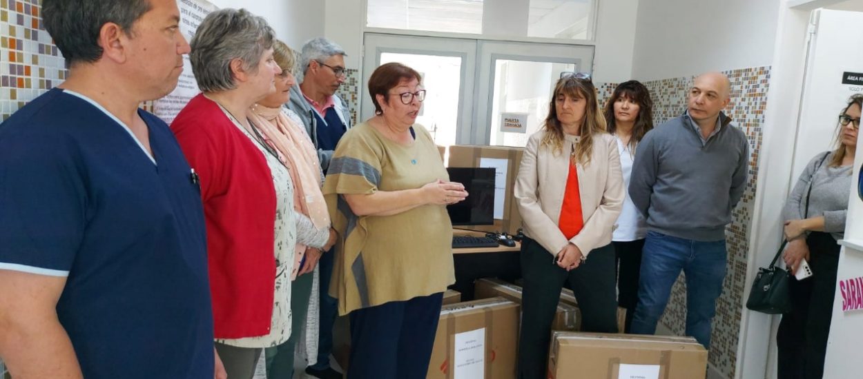 El Gobierno del Chubut entregó nuevas computadoras a los Hospitales Rurales de Dolavon y Gaiman
