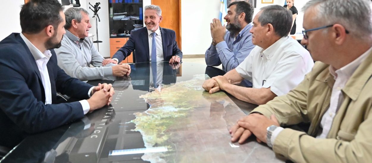 Arcioni se reunió con integrantes de la Federación Empresaria del Chubut para avanzar en una agenda de trabajo