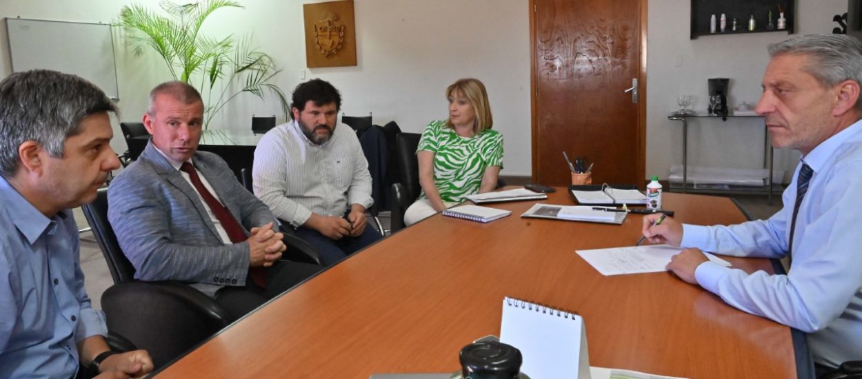 Arcioni recibió al Intendente de Gaiman para avanzar en la concreción de obras importantes para la ciudad