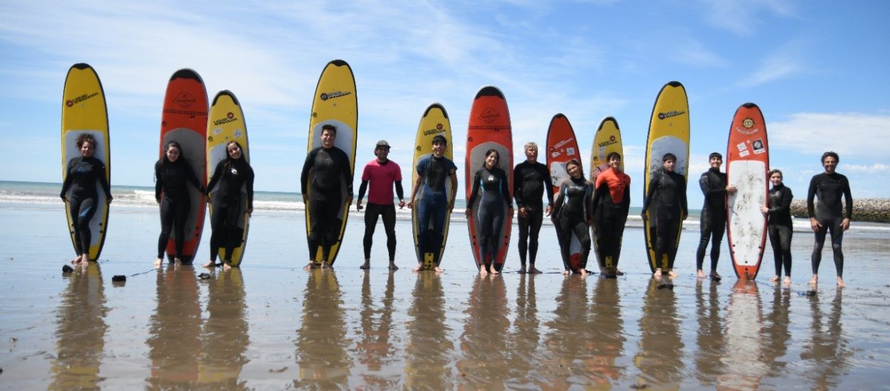 Estudiantes de secundaria participan de jornadas de Surf