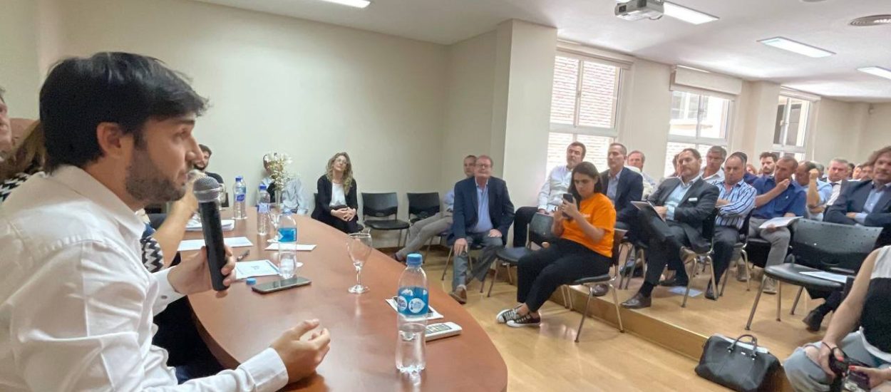 Nacho Torres disertó en el Encuentro Federal de Salud sobre estrategias para mejorar la matriz sanitaria de Chubut