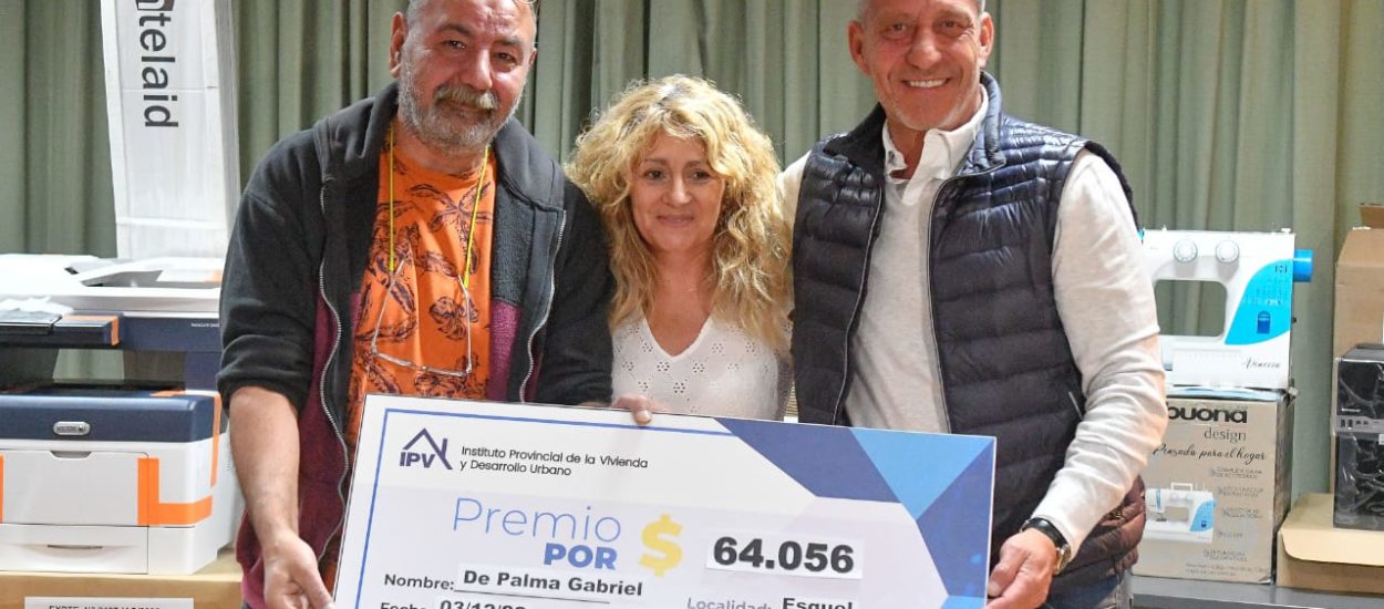 Arcioni encabezó en Esquel millonaria entrega de equipamiento a escuelas e instituciones