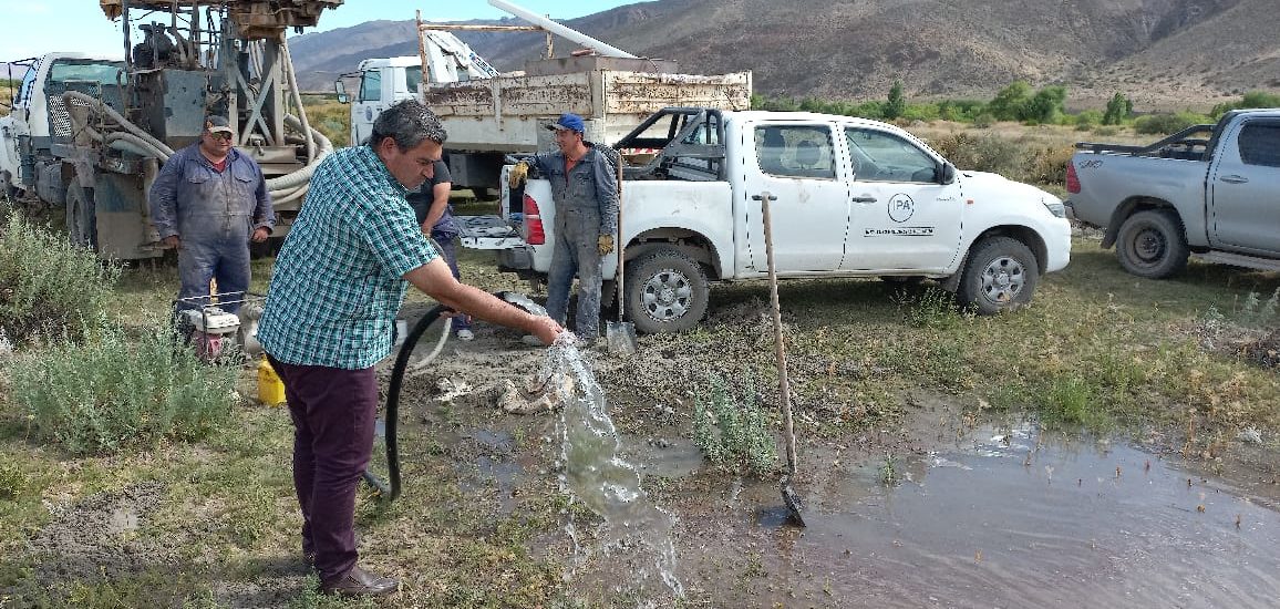 Provincia continúa con trabajos de extracción de agua subterránea que permiten impulsar actividades productivas en el interior chubutense