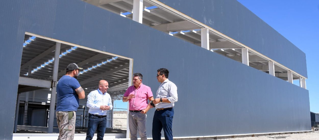 EL INTENDENTE RECORRIÓ EL PREDIO DONDE TOYOTA ESTÁ CONSTRUYENDO SU NUEVA CONCESIONARIA