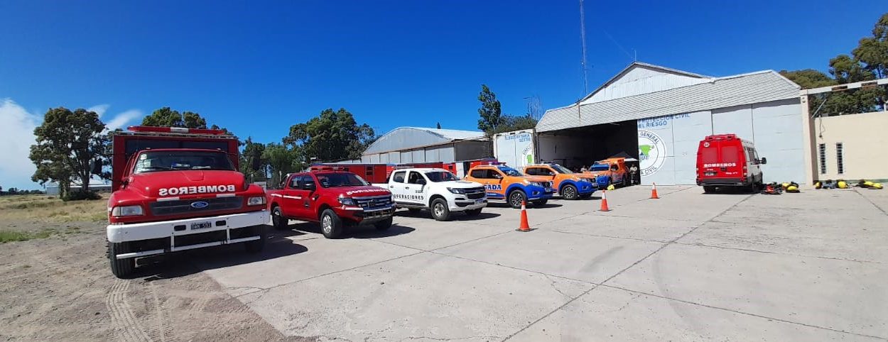 Cadetes de Bomberos Voluntarios de Rawson visitaron las instalaciones de la Subsecretaría de Protección Civil