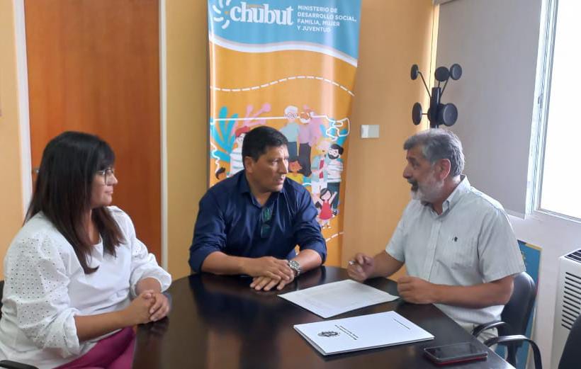 Provincia firmó un convenio de colaboración mutua con Rotary Club de Trelew