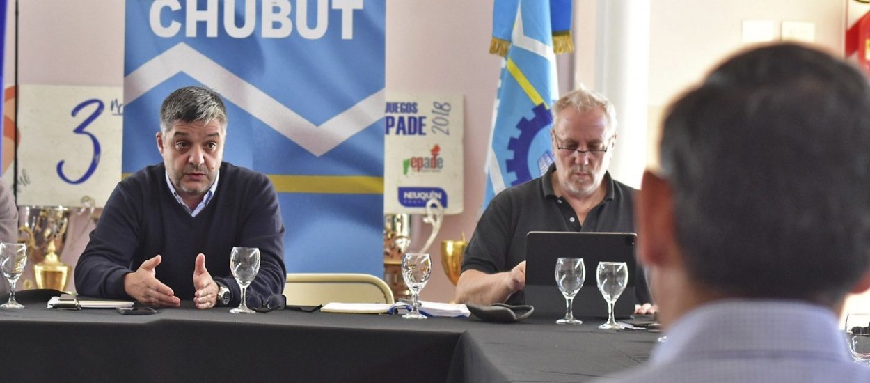 Provincia firmó un convenio con cooperativas y municipios para establecer un nuevo ordenamiento regulatorio del sistema de energía