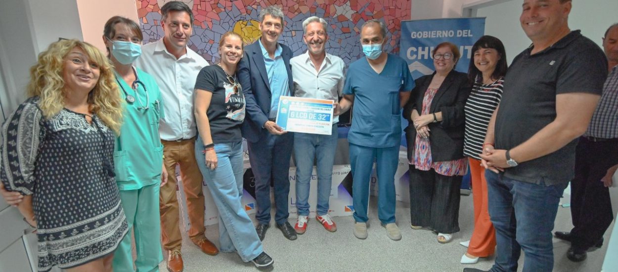 Arcioni entregó elementos al Hospital Subzonal Santa Teresita y anunció el llamado a licitación para la construcción de la Subestación Transformadora 