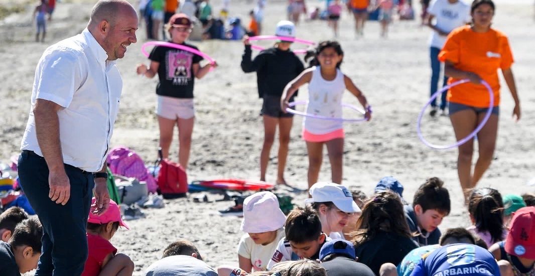 CON LA PRESENCIA DEL INTENDENTE Y ALCANZANDO A 3.500 CHICOS, COMENZÓ LA COLONIA MUNICIPAL DE VERANO