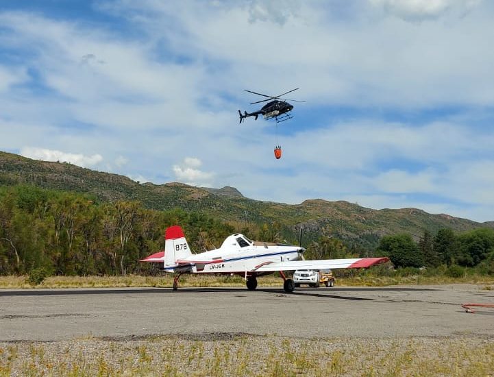 Brigadistas continúan trabajando para controlar incendio en cercanías del Parque Nacional “Los Alerces”