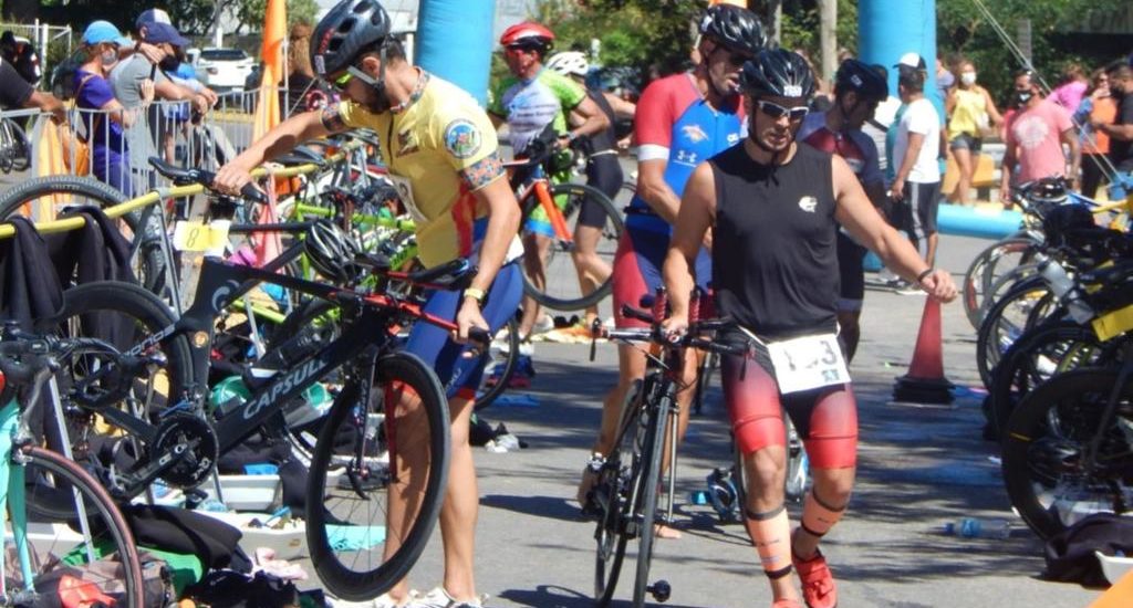 LA COSTA MADRYNENSE RECIBE LA CUARTA FECHA DEL TRIATLÓN 