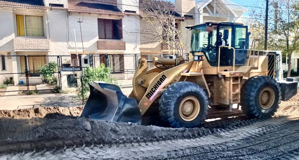 INICIARON LOS TRABAJOS PREVIOS PARA LA OBRA DE PAVIMENTACIÓN EN ARENALES ENTRE ROCA Y MITRE