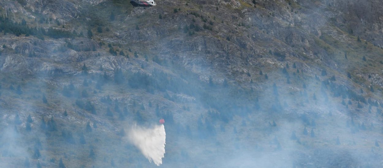 Brigadistas contienen incendio en El Pedregoso y continúan los operativos en Lago Cholila y Laguna Larga 