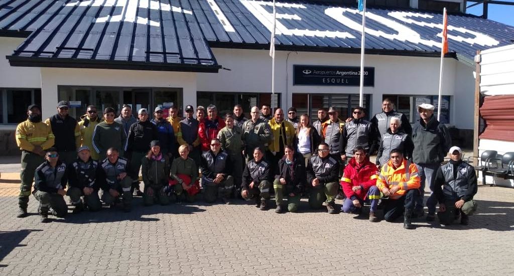Lotería del Chubut colaboró con el regreso de los brigadistas que combatieron los incendios en la Cordillera