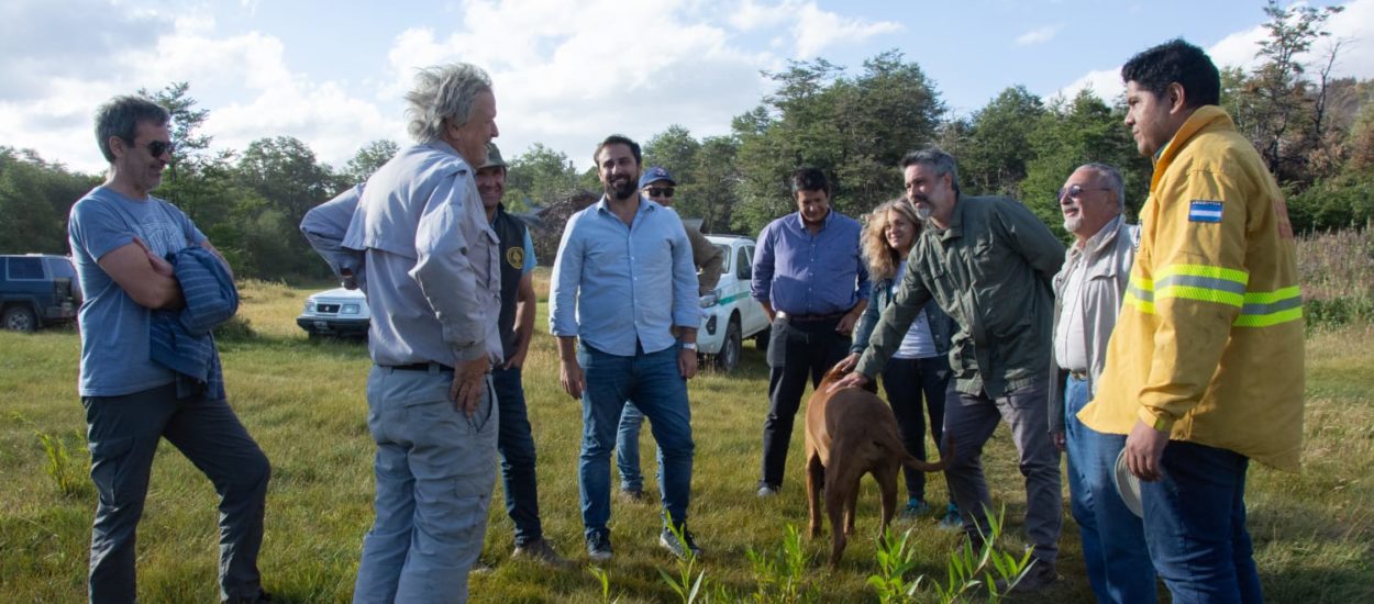 Cordillera: Funcionarios provinciales relevan daños provocados por los incendios y toman contacto con los damnificados