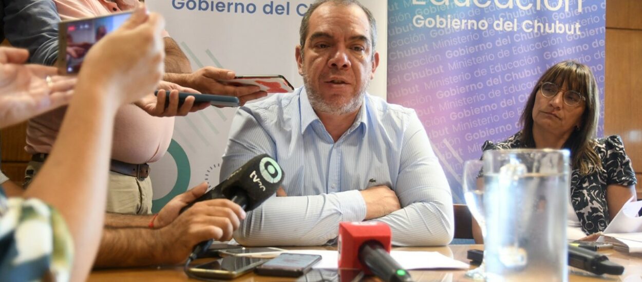 Grazzini destacó el acuerdo con los docentes del 38% de aumento y señaló que “representa un 5% por encima de la paritaria nacional”