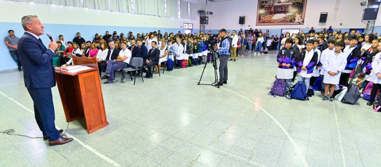 Arcioni inauguró el ciclo lectivo 2023 en Chubut: “Es un día muy importante y emotivo para cada niño y niña de la provincia”