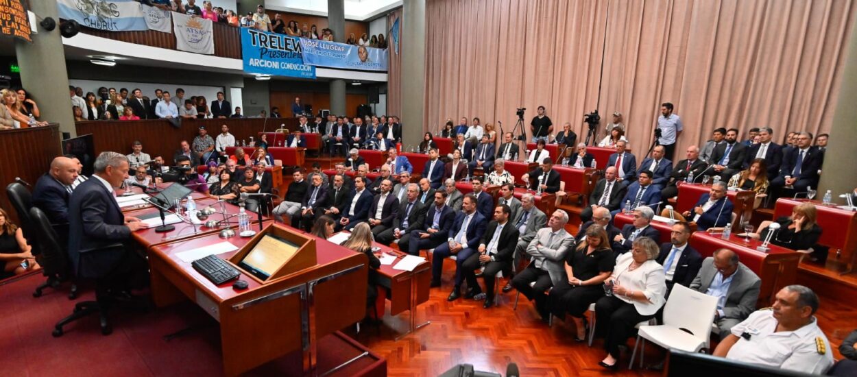 Arcioni: “El 99,2% de las escuelas del Chubut están en condiciones”