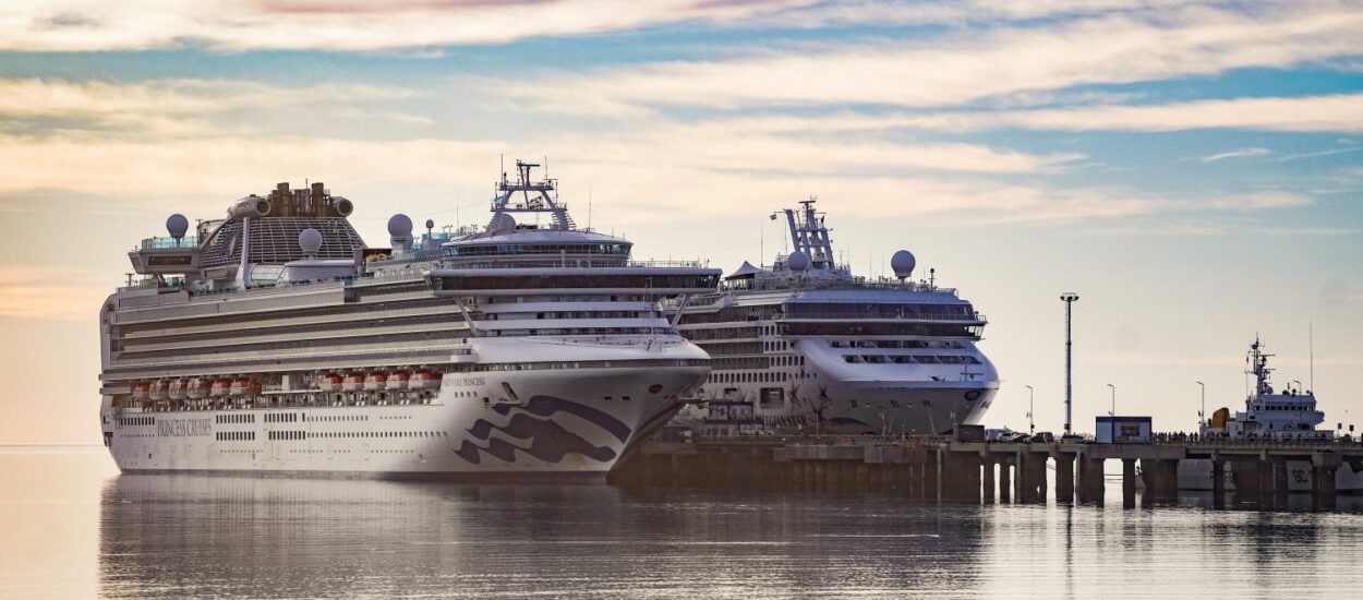 Con más de 4 mil pasajeros, arribaron dos cruceros a Puerto Madryn 