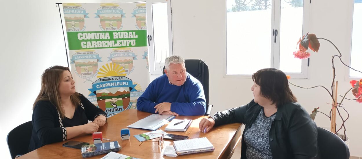 El Gobierno del Chubut entregó aportes por 850 mil pesos a las comunas de Cerro Centinela y Carrenleufú