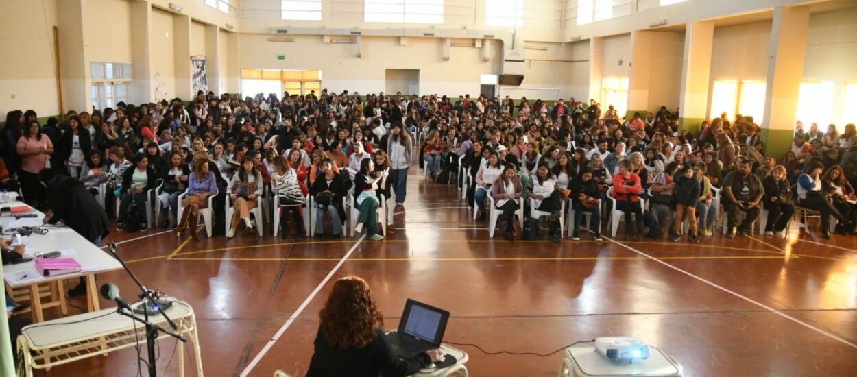 Educación: Casi 1000 docentes titularizarán cargo mediante el Concurso de Ascenso