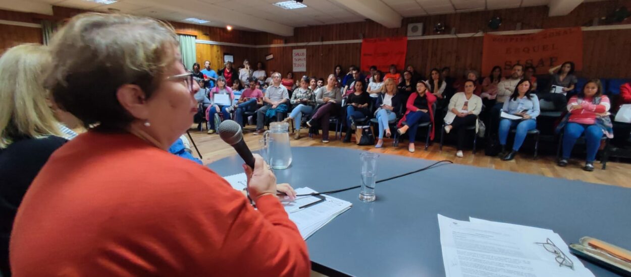 Hospital de Esquel: Provincia entregó equipos informáticos para implementar la Historia de Salud Integrada