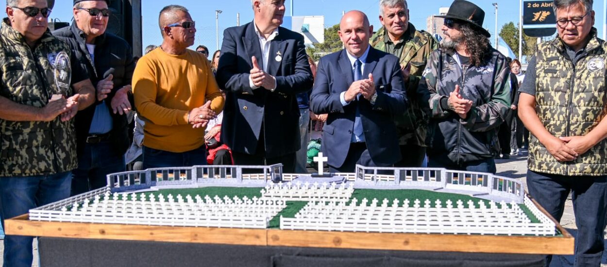 SASTRE ENCABEZÓ EL EMOTIVO ACTO POR EL DÍA DEL VETERANO Y DE LOS CAÍDOS EN LA GUERRA DE MALVINAS