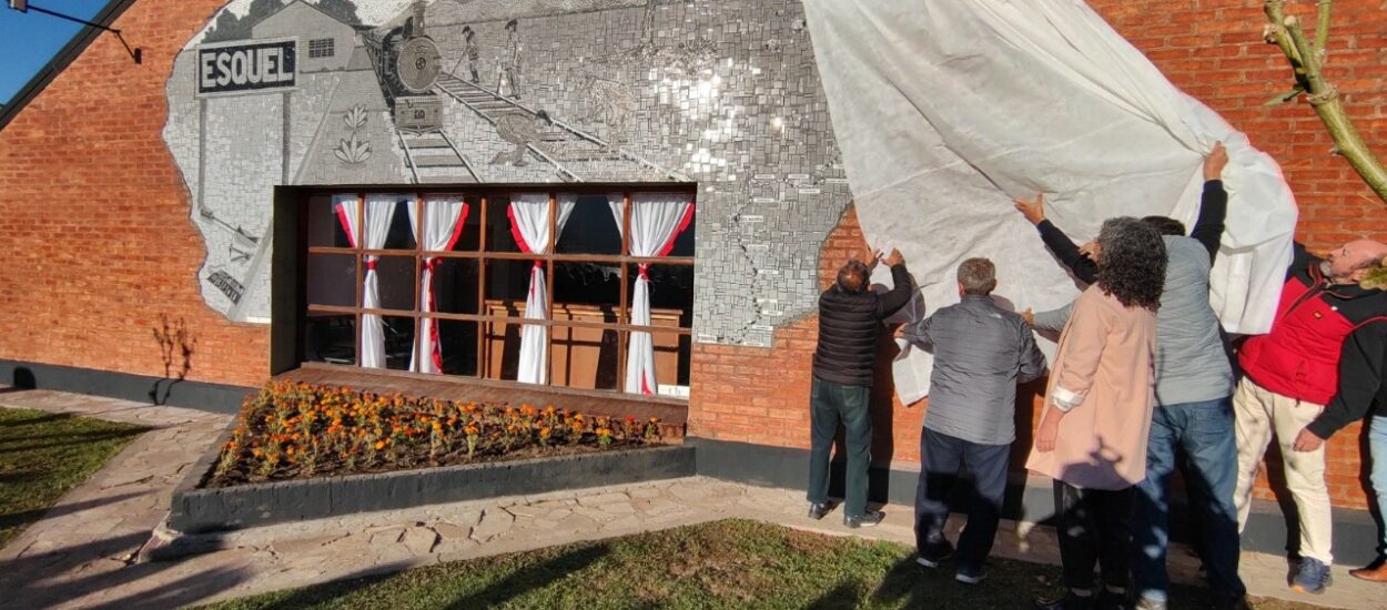 Esquel: Provincia inauguró un gran mural en reconocimiento a los trabajadores ferroviarios de “La Trochita”