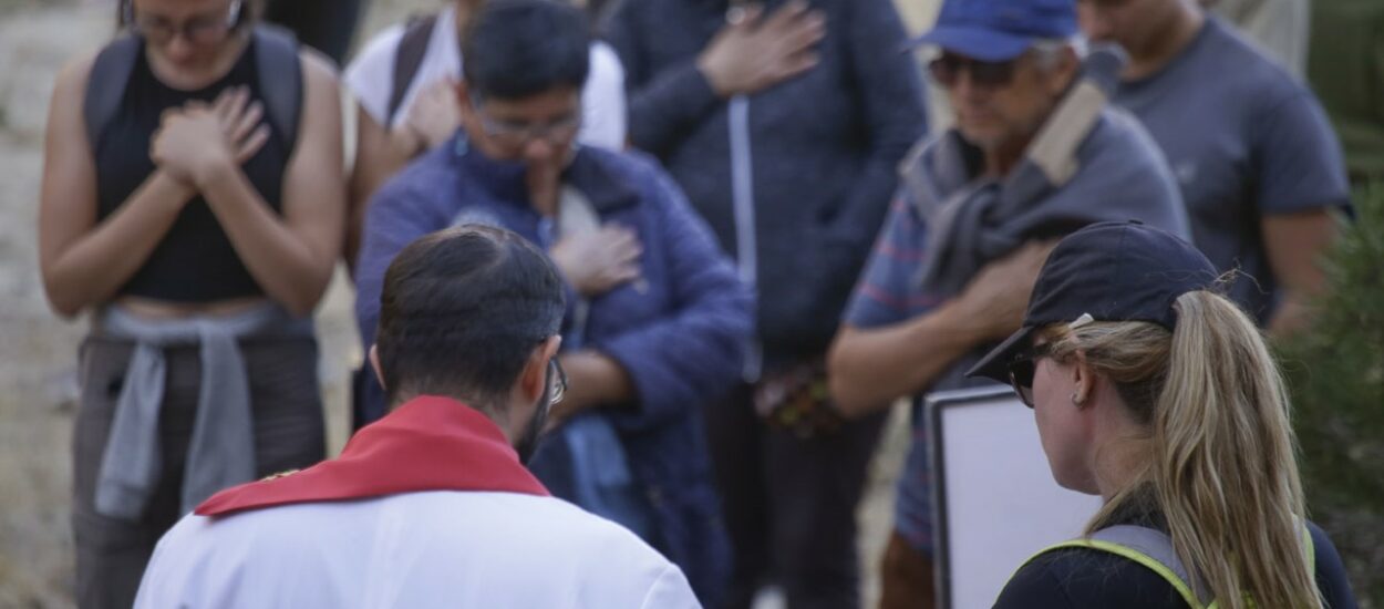 Provincia acompañó el primer Vía Crucis en el Área Natural Protegida Piedra Parada