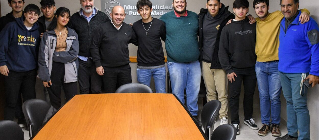 SASTRE RATIFICÓ SU ACOMPAÑAMIENTO PARA QUE ESTUDIANTES DE LA ESCUELA POLITÉCNICA FABRIQUEN UN AUTO ELÉCTRICO PARA PARTICIPAR DE UNA COMPETENCIA NACIONAL